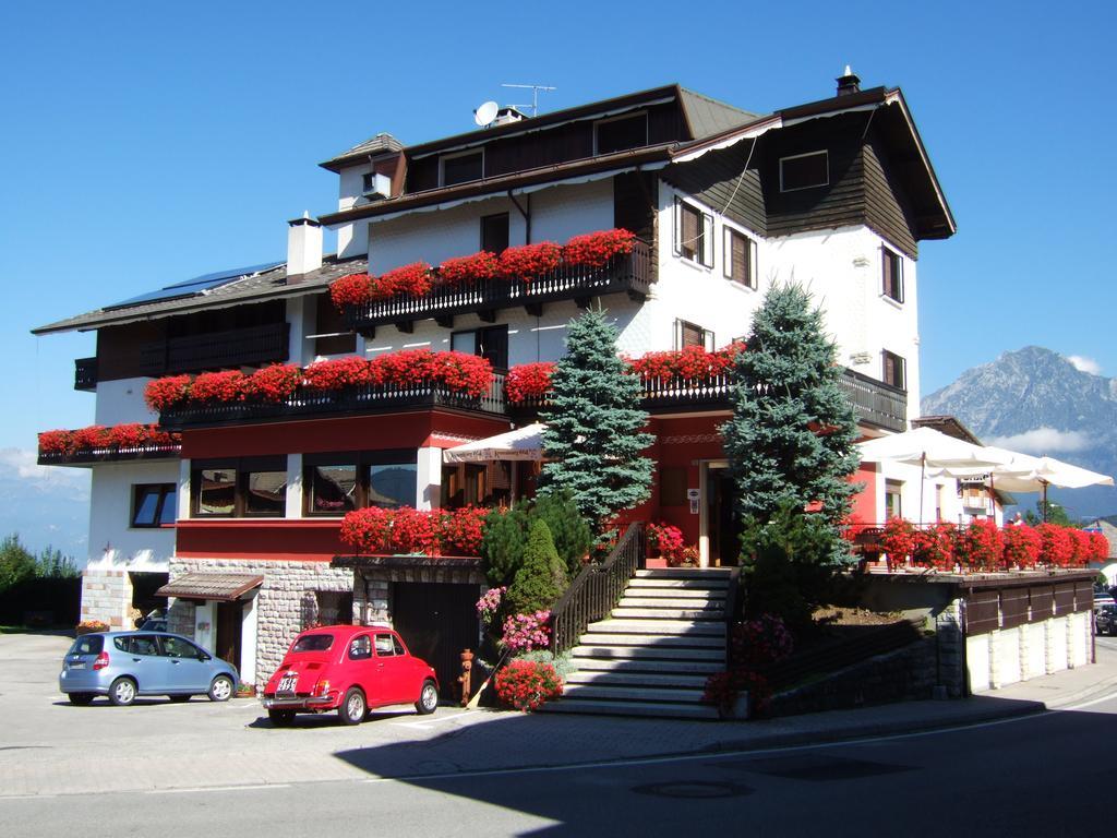 Albergo Trieste Tambre dʼAlpago エクステリア 写真