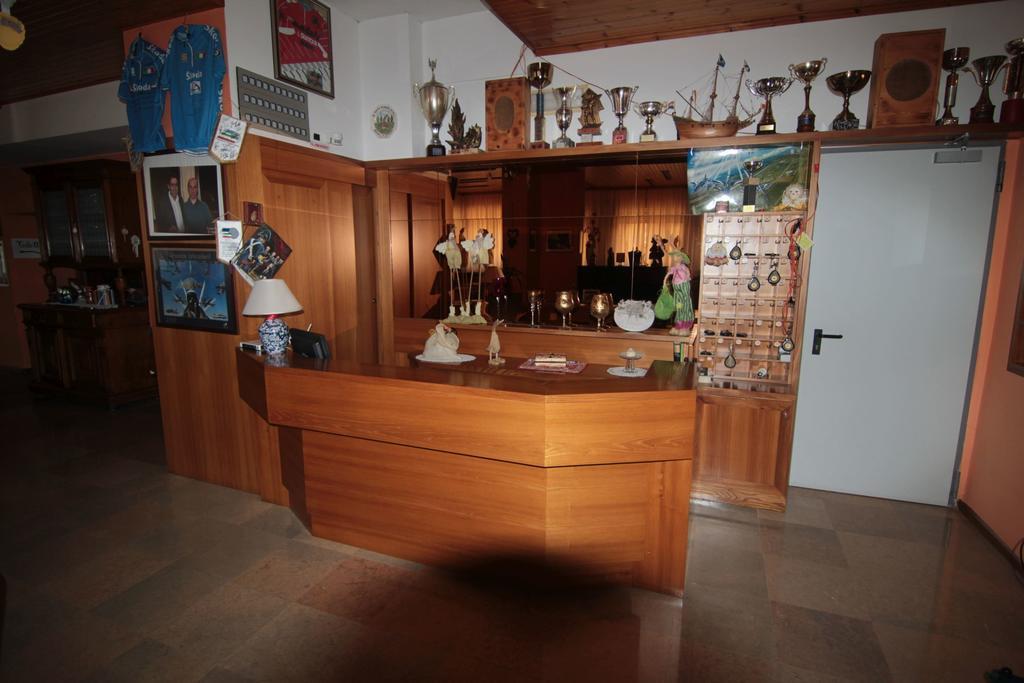 Albergo Trieste Tambre dʼAlpago エクステリア 写真