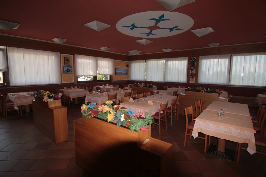 Albergo Trieste Tambre dʼAlpago エクステリア 写真