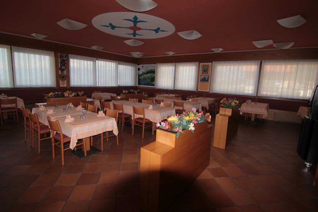 Albergo Trieste Tambre dʼAlpago エクステリア 写真