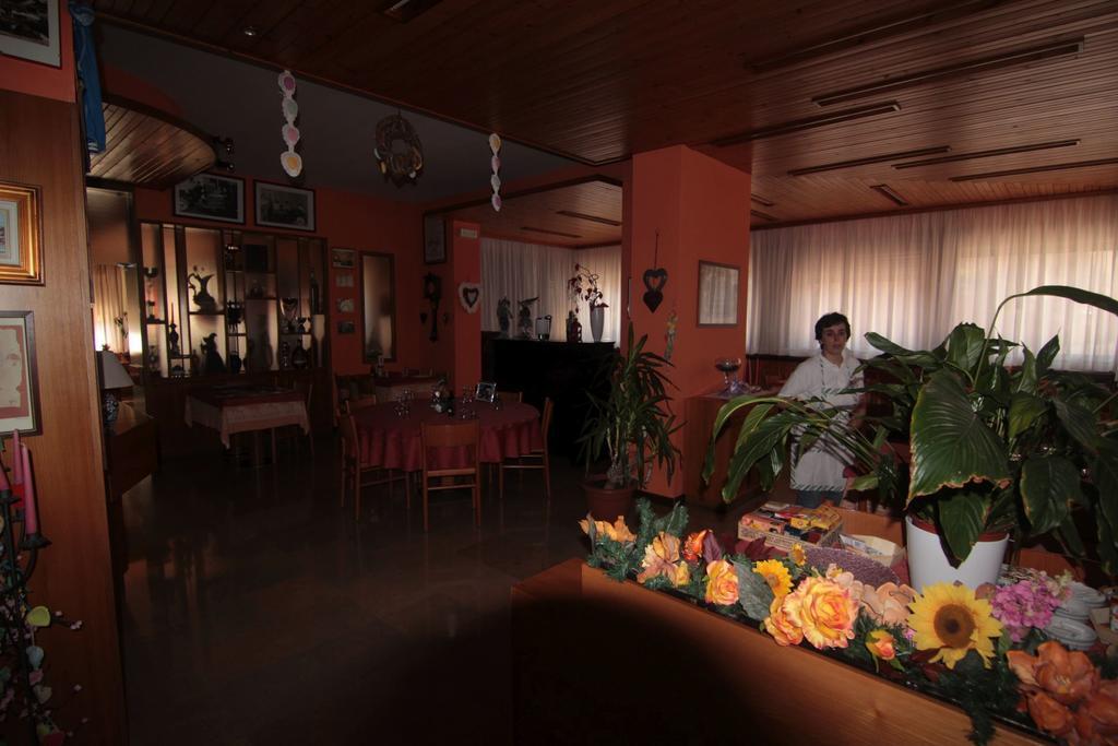 Albergo Trieste Tambre dʼAlpago エクステリア 写真