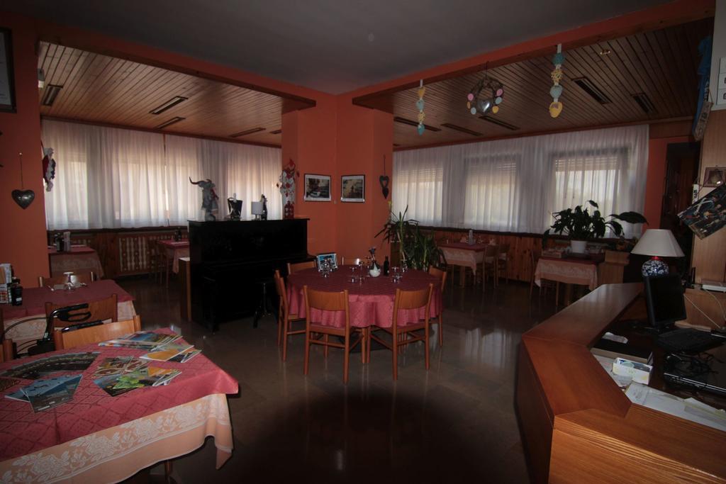 Albergo Trieste Tambre dʼAlpago エクステリア 写真